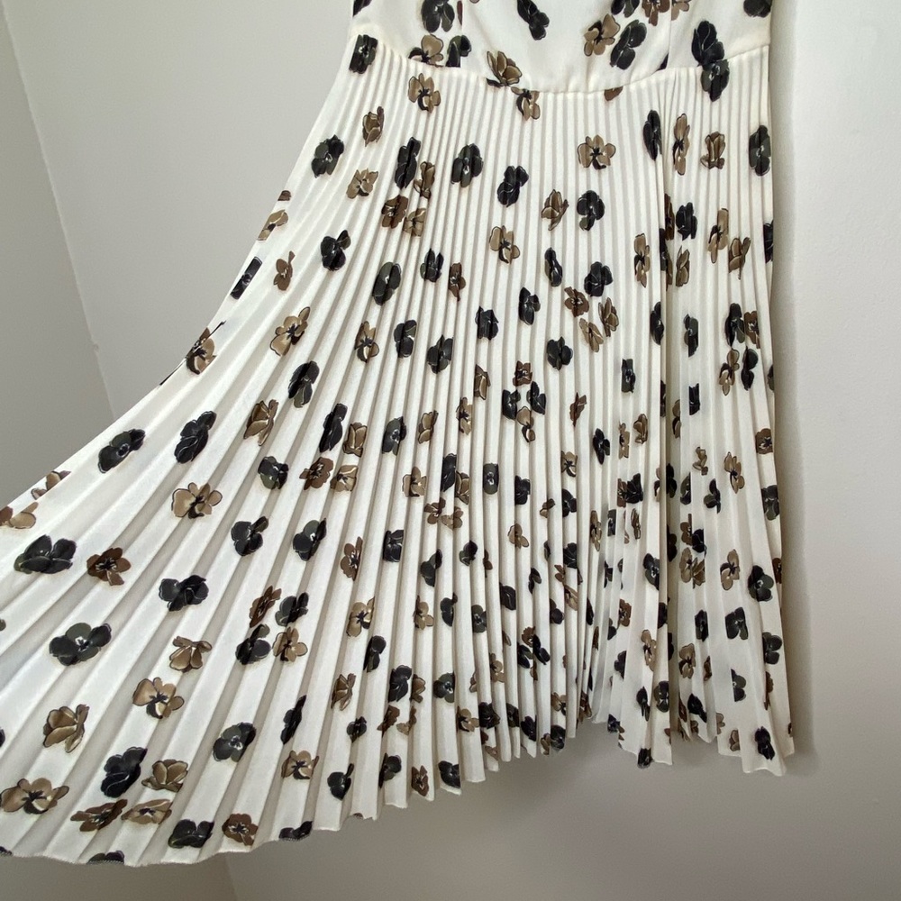 Prada pleated Dress - Picture 3 of 9